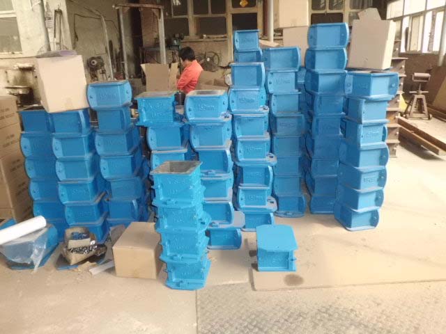 Concrete-Cube-Test-Mould-Cast-Iron--Material--Professional-Manufacturer